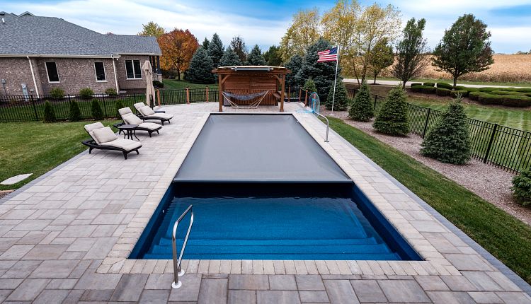 Pool cover replacement service
